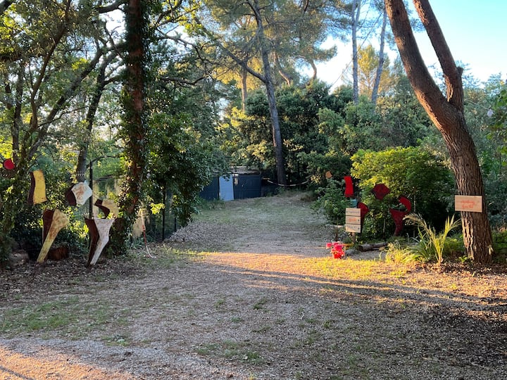 Emplacement Camping-car / Van / Fourgon - L'Isle-sur-la-Sorgue