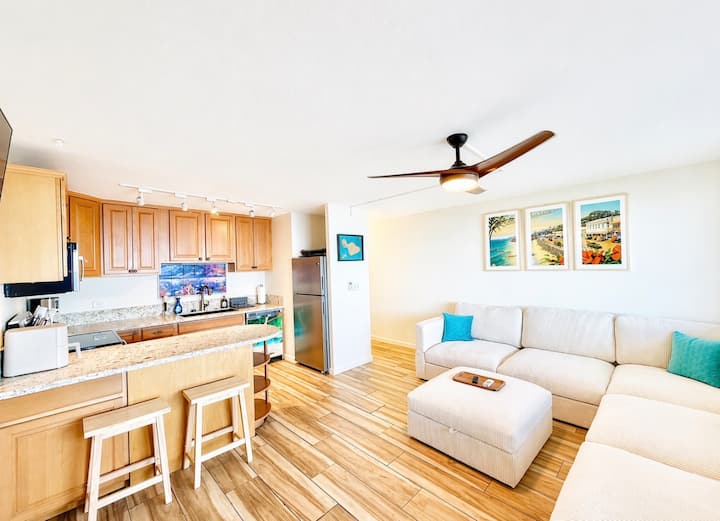 Oceanfront Lahaina Condo | Stunning Sunset Views - Lahaina Beach, HI