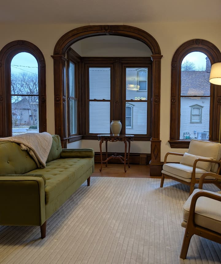 The Ainsworth House | Historic Victorian 3br Gem - Lake Kegonsa State Park, Stoughton