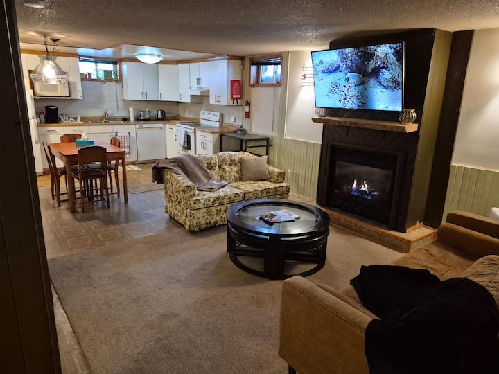 Quiet Apartment Near Trails & Outdoor Swimming - Thunder Bay