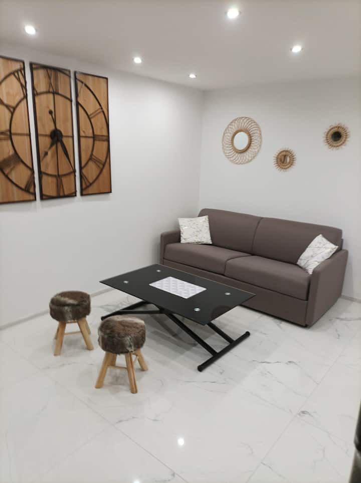 2 Pièces & Terrasse 15 M2 à 100 M De La Plage - Antibes