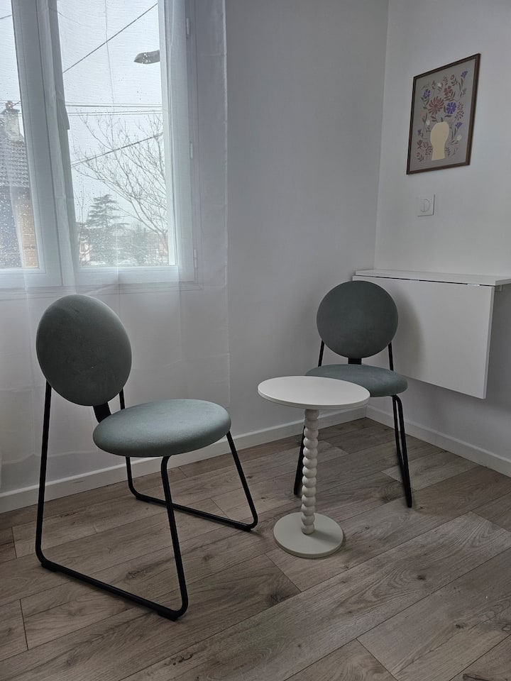 Charmant Studio Neuf, Lumineux Et Cosy - Évry