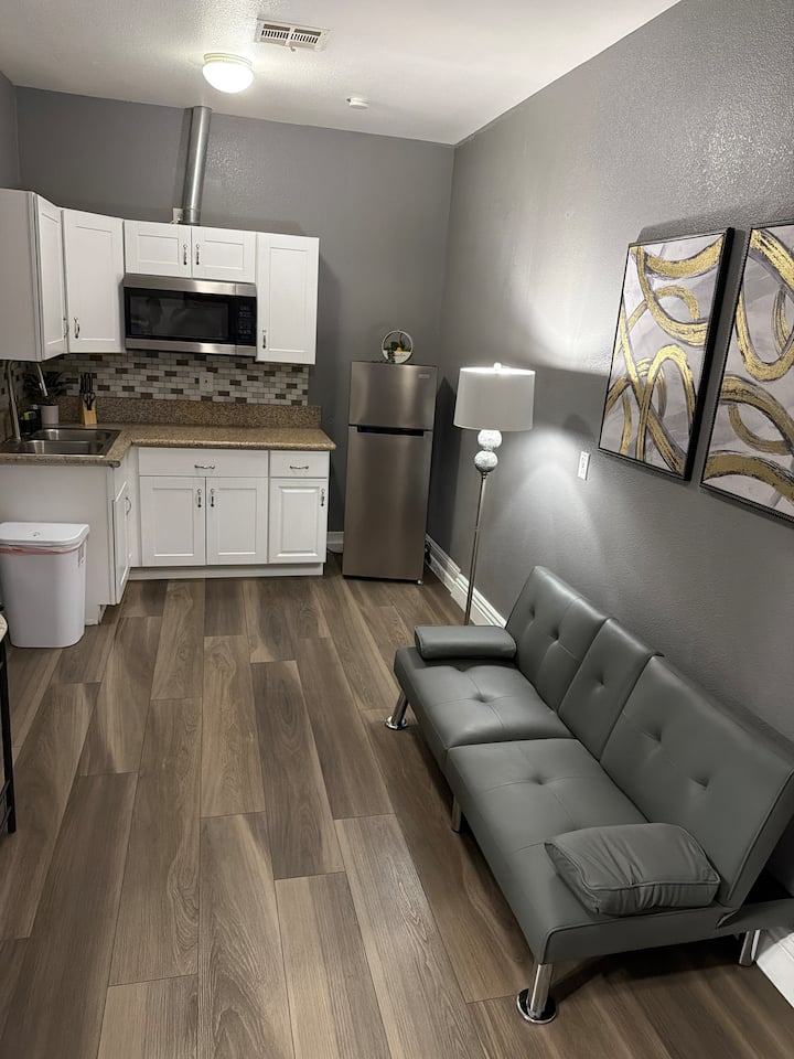 Modern Private Studio • Near Strip & Airport - Las Vegas, NV