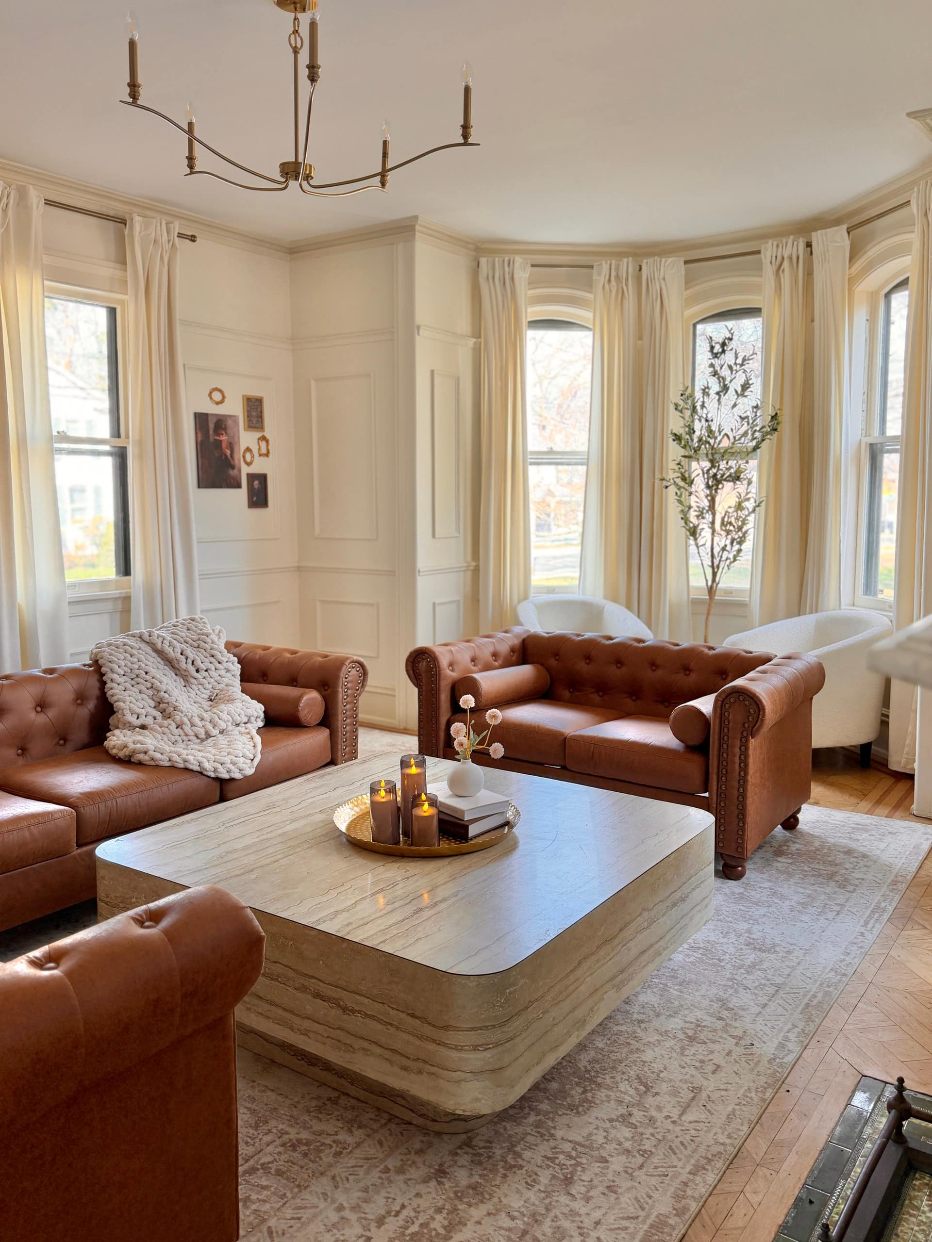 Modern Victorian Mansion | 5 Min to BDL Sleeps 17