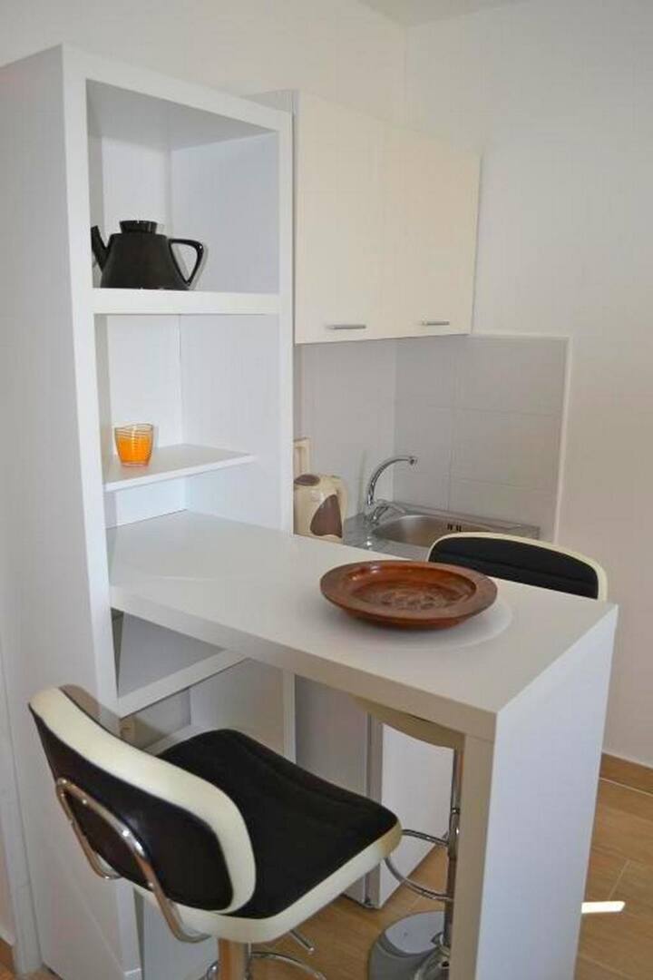Apatrman Studio Brist - Brist
