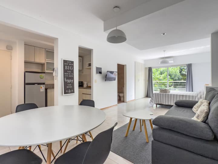 Studio apartment in Núñez with balcony