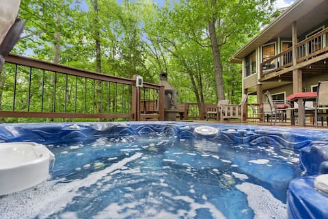 Secluded Lodge_Pvt HotTub_Games_HugeDeck_Cmty Pool