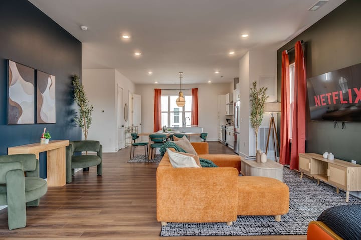 4br Townhouse | King Bed | Rooftop | Uptown Clt - Charlotte, NC