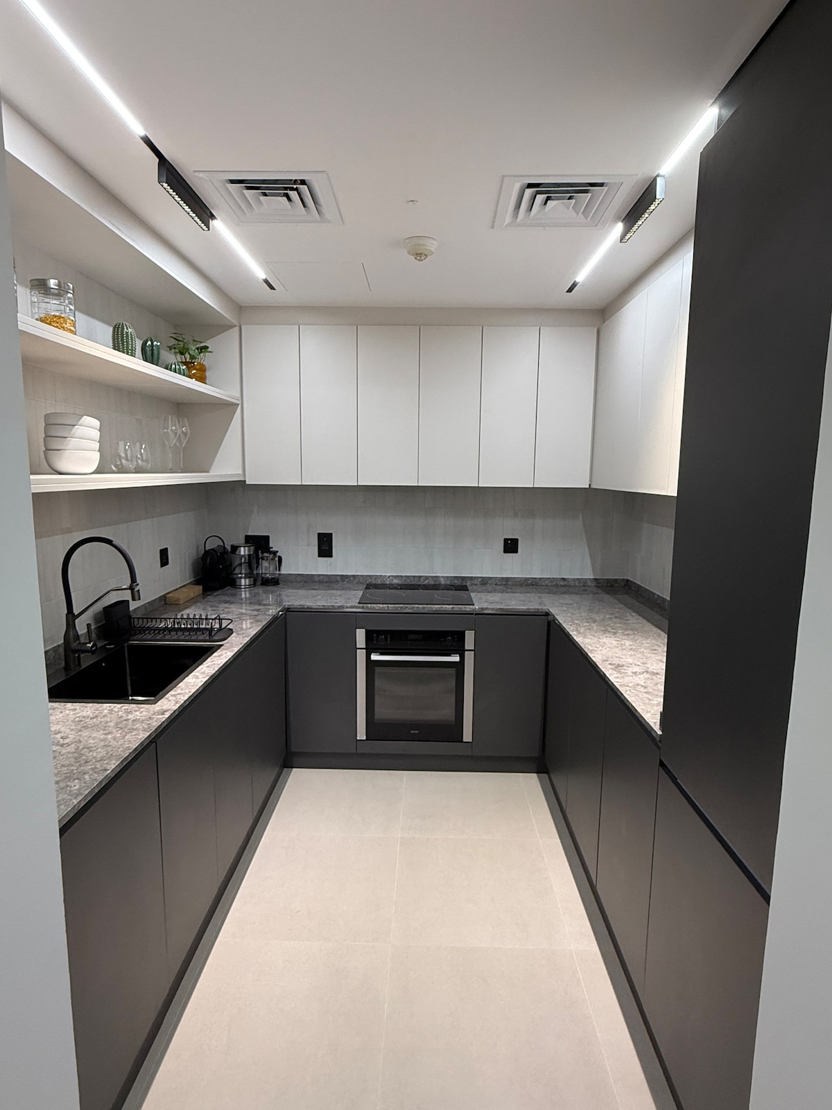 1-Bedroom Apartment · Downtown Dubai · XXI — photo 6