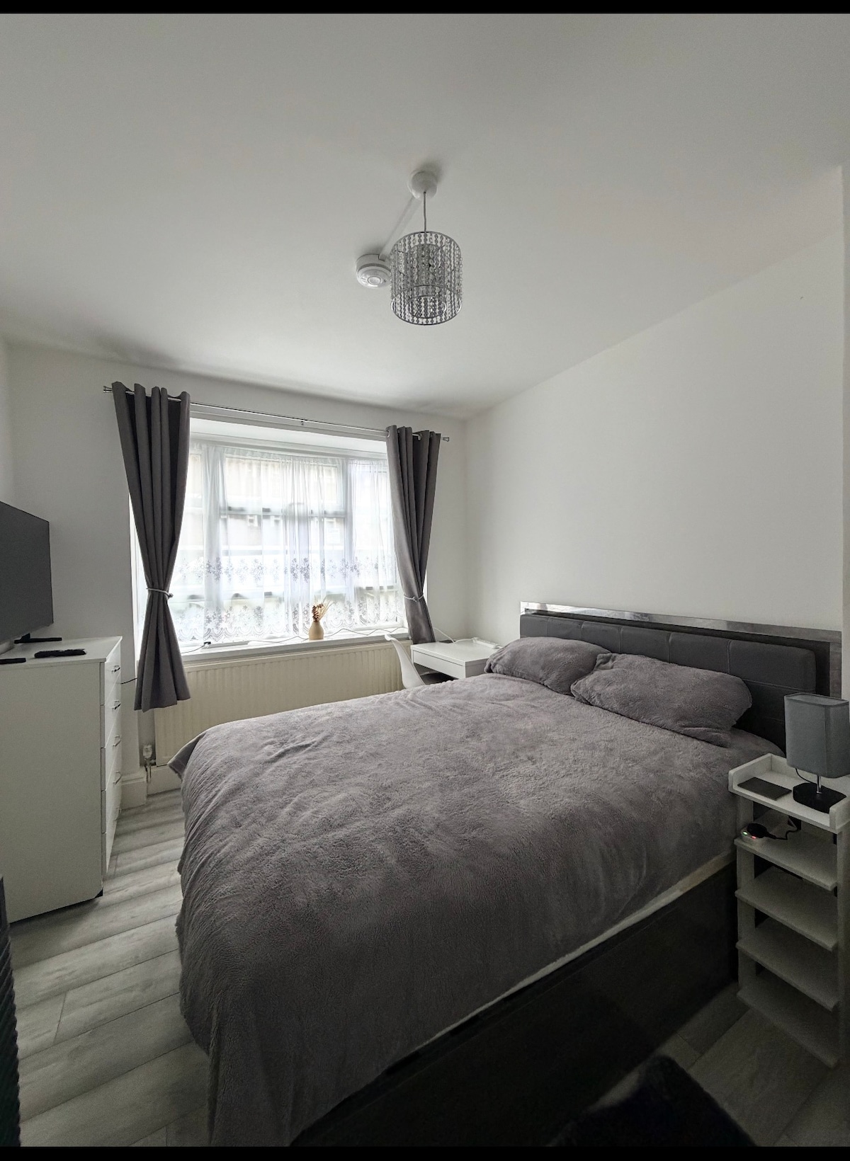 Room in White City.