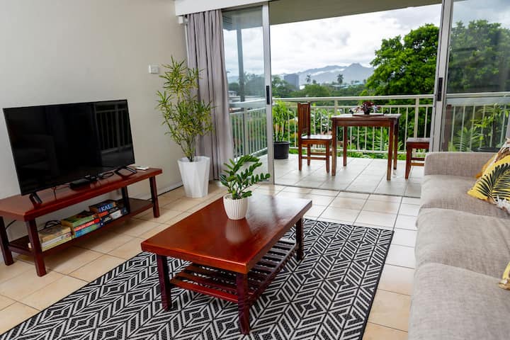 Top View Apt : Central, Spacious 1 Br. Unit 11. - 蘇瓦