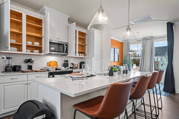 3br Townhouse | King Bed | Rooftop | Uptown Clt - First Ward - Charlotte