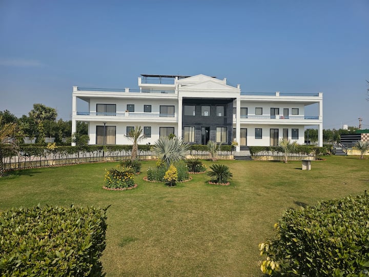 Sr Farm Party Sapce - Gurgaon
