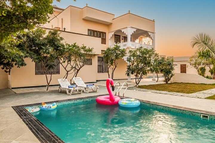 Stayvista At Madhuram Villa W/ Bbq & Pool - Udaipur