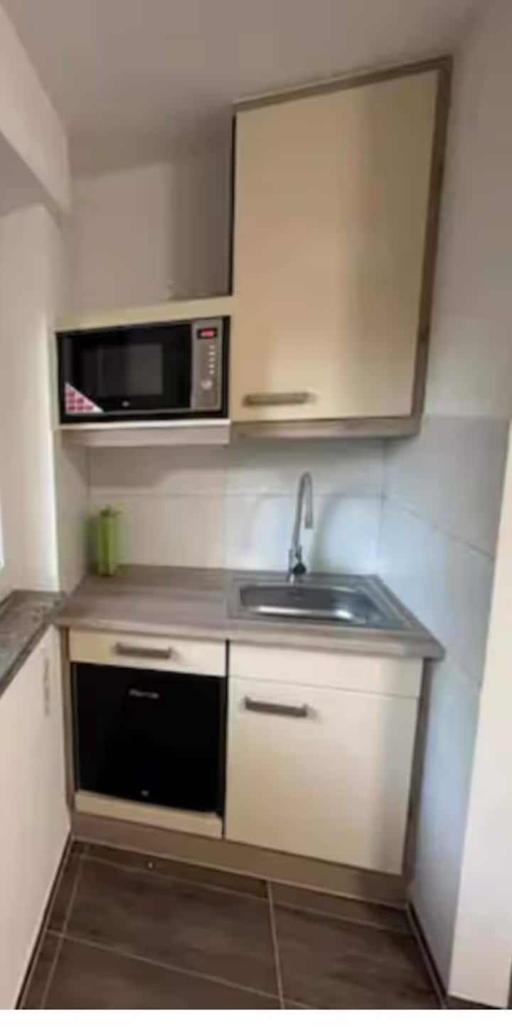 Inner-city, 3pax, Close To Main Station & Mall (5) - Stuttgart