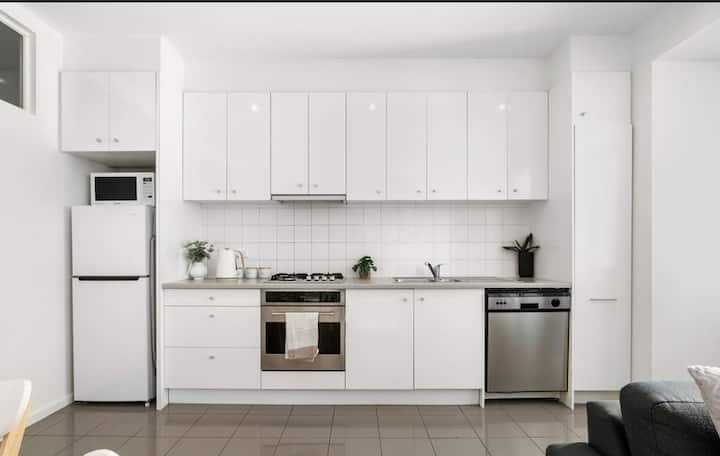 Spacious 2 Bedroom Cbd Apartment Near Flagstaff - Melbourne
