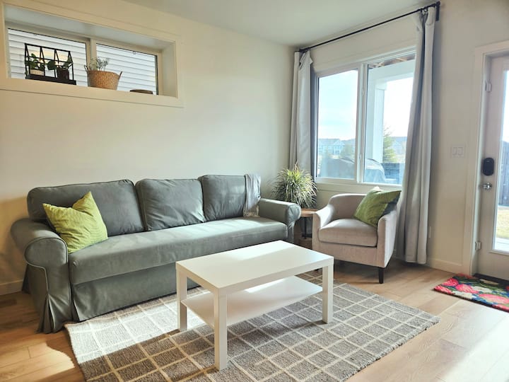 Bright Walkout Suite W/ View About 10 Mins To Wem - Edmonton