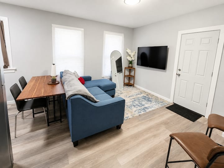 Private Room In Black Rock W/ Laundry - Bridgeport, CT