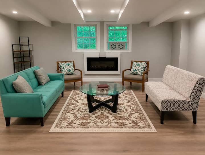 New, Beautiful, Modern, Spacious Unit In Nashua! - Nashua, NH