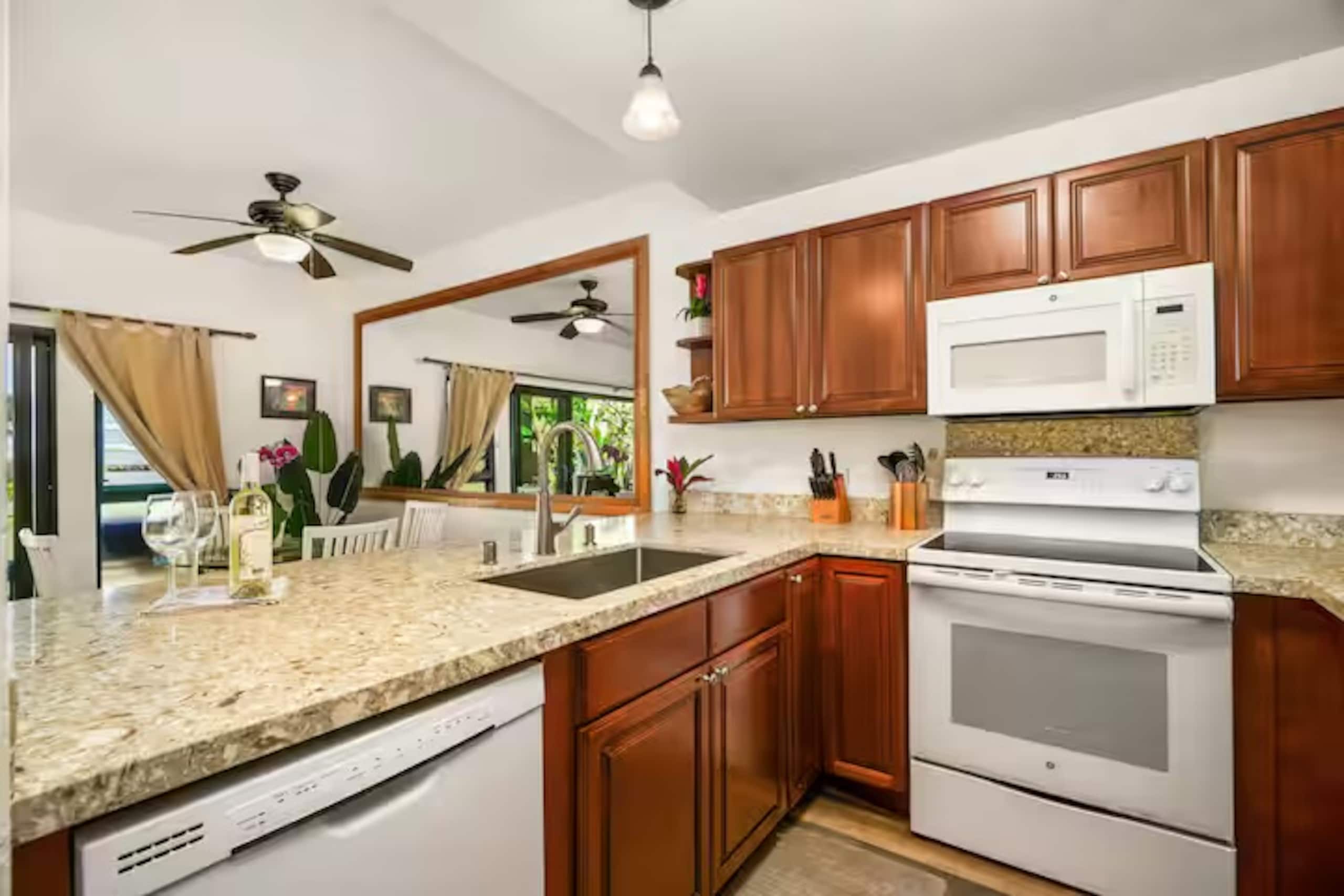 Condo in Lihue · ★5.0 · 1 bedroom · 2 beds · 1 bath - Image 17
