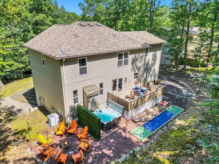 5br | Movie Theater+poker+arcade+fire Pit+jacuzzi - Stroudsburg, PA