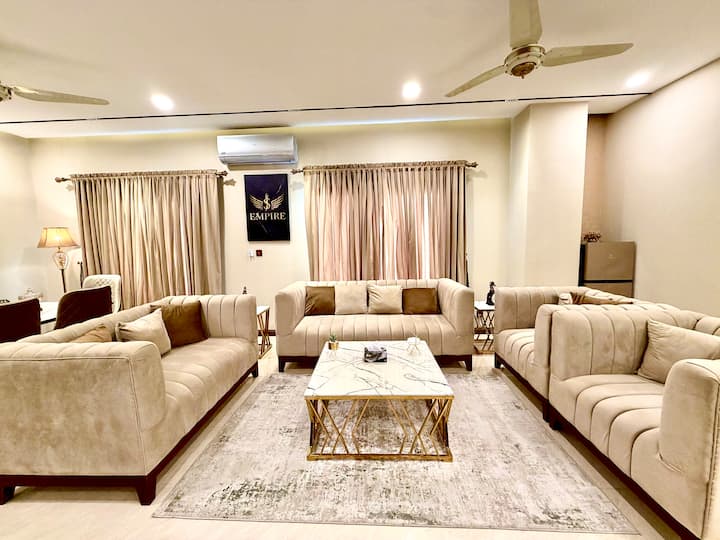 Aesthetic 2bhk Condo|360° Sunset View|rooftop Pool - Pakistan