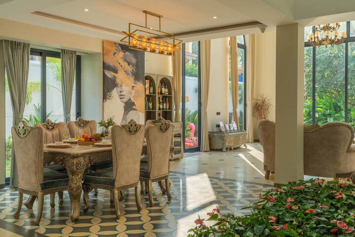 Dining area image 1