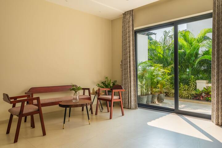 Living room image 4