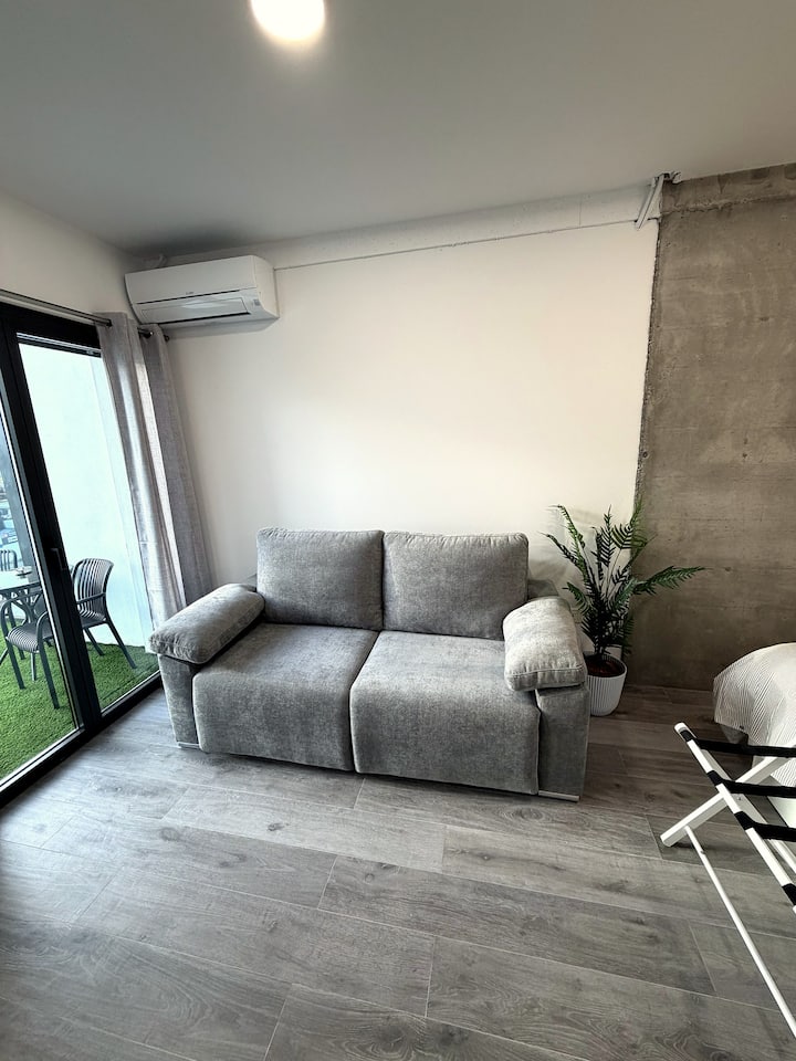 Beau Studio Flambant Neuf Avec Balcon - Dílar
