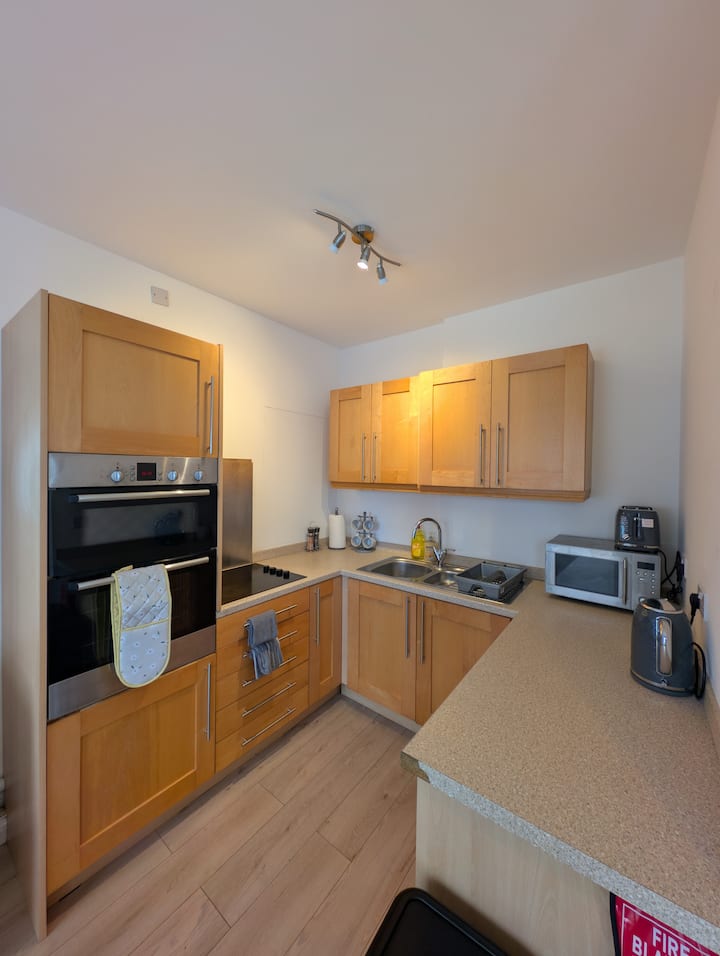 New Furnished 2 Bed House. Sleeps 5 - Fareham