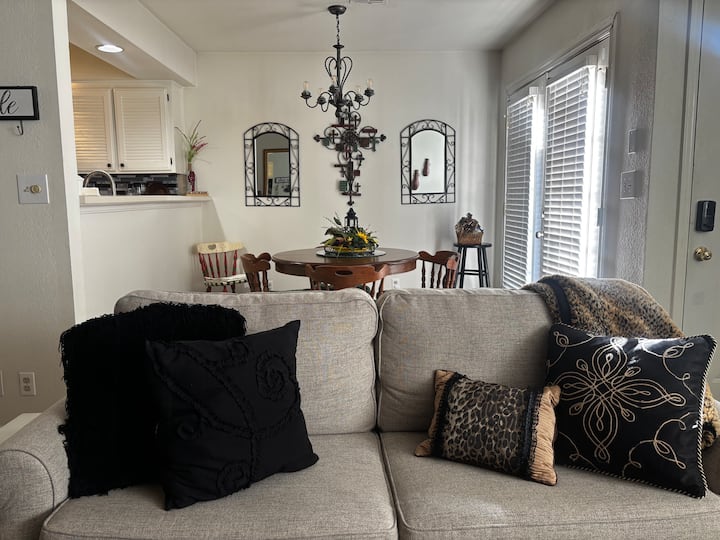 2br/2.5 Bth For Traveling Professionals S. Tulsa - Tulsa, OK