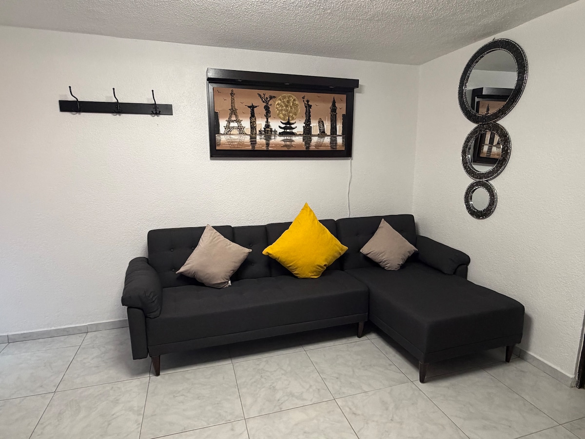 Top performing Airbnb: Apartment in downtown area, great location! in Anahuác 2ª Sección