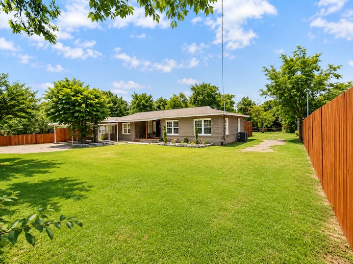 Family Pool Home Near At&t Stadium  Sleeps 12 - Dallas