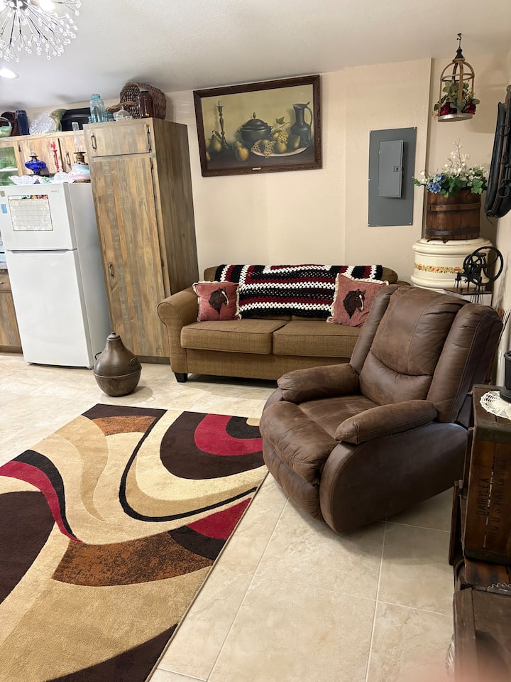 ‘Antique Cottage Retreat’ - Arcadia, FL