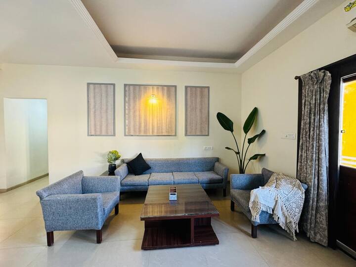 Living room image 5