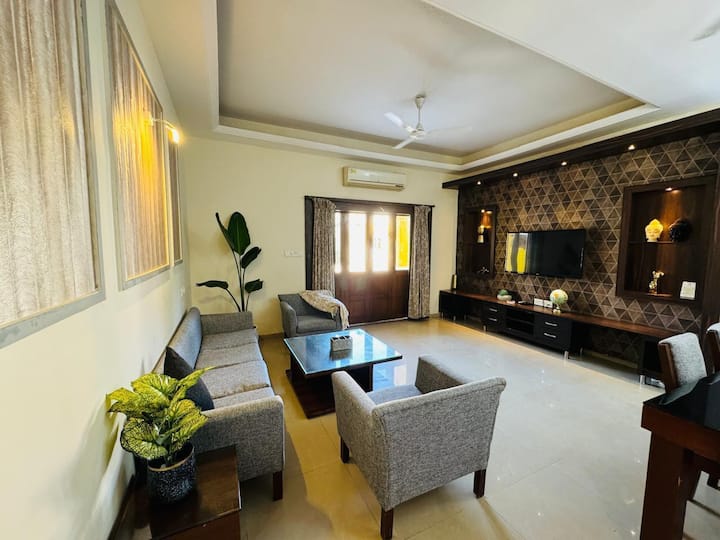Living room image 1