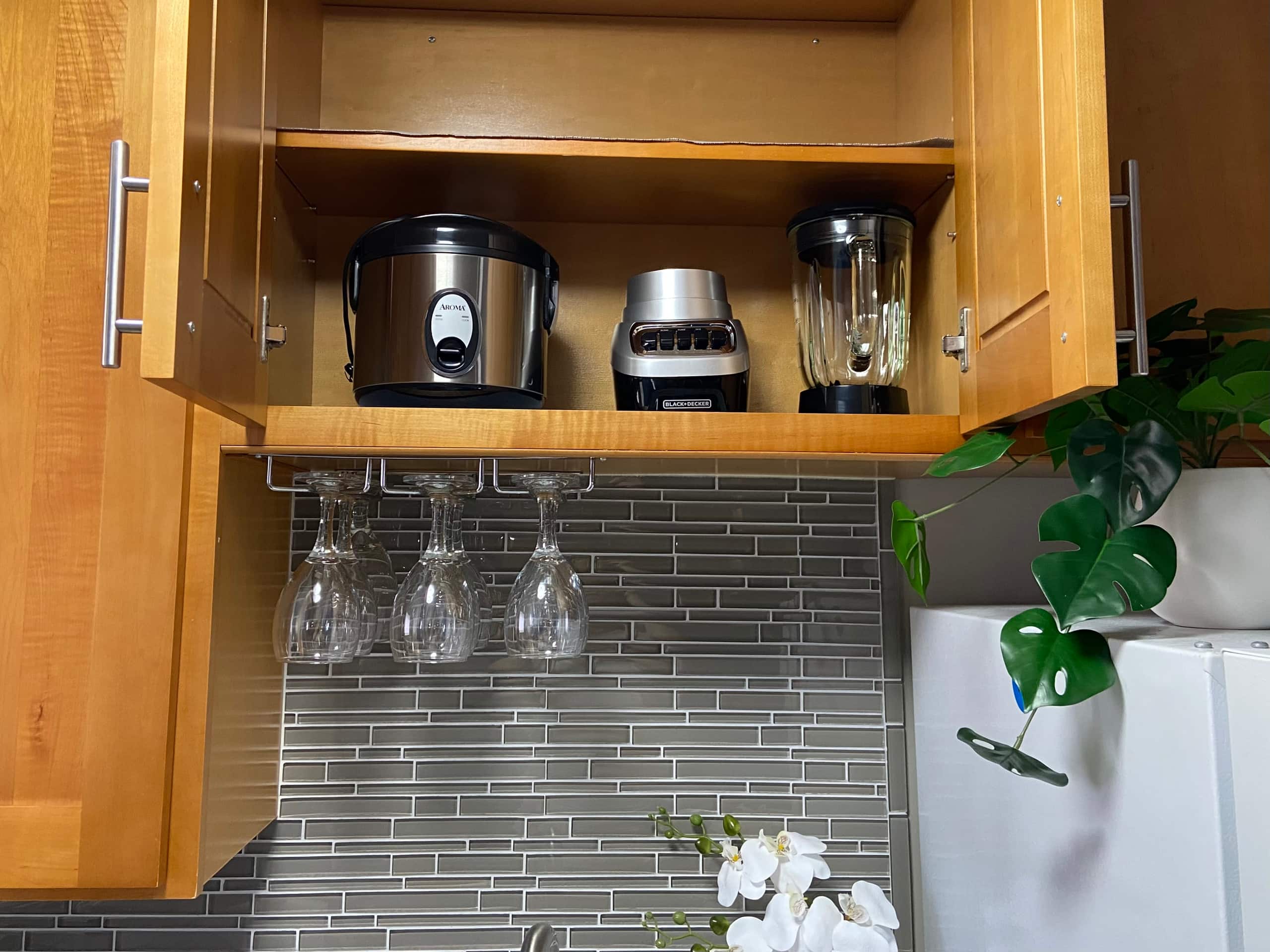 Wakiki condo near beach, kitchen, pool, sleeps 8 - Image 18