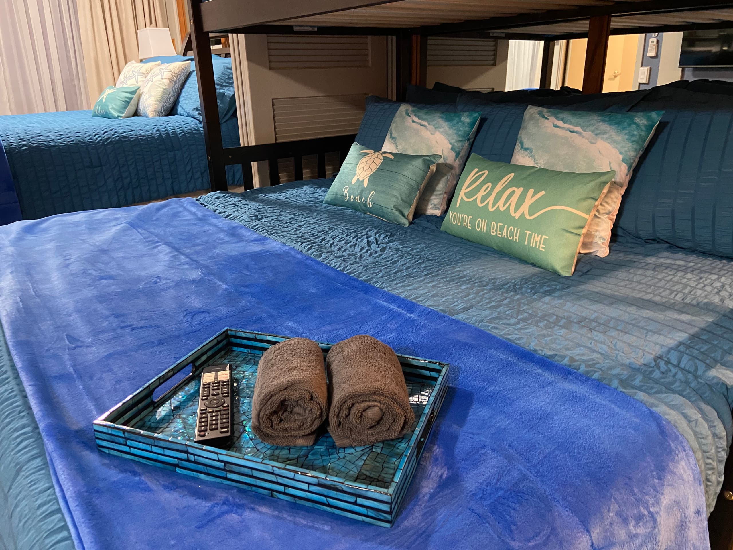 Wakiki condo near beach, kitchen, pool, sleeps 8 - Image 48