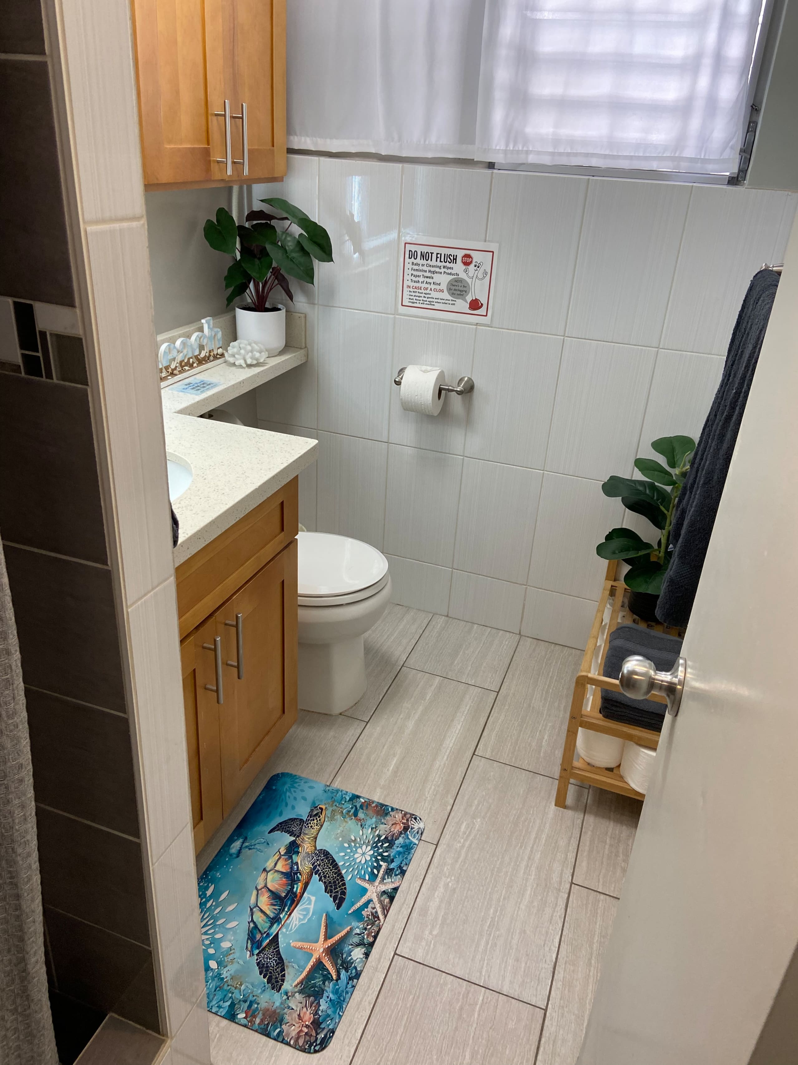 Wakiki condo near beach, kitchen, pool, sleeps 8 - Image 57