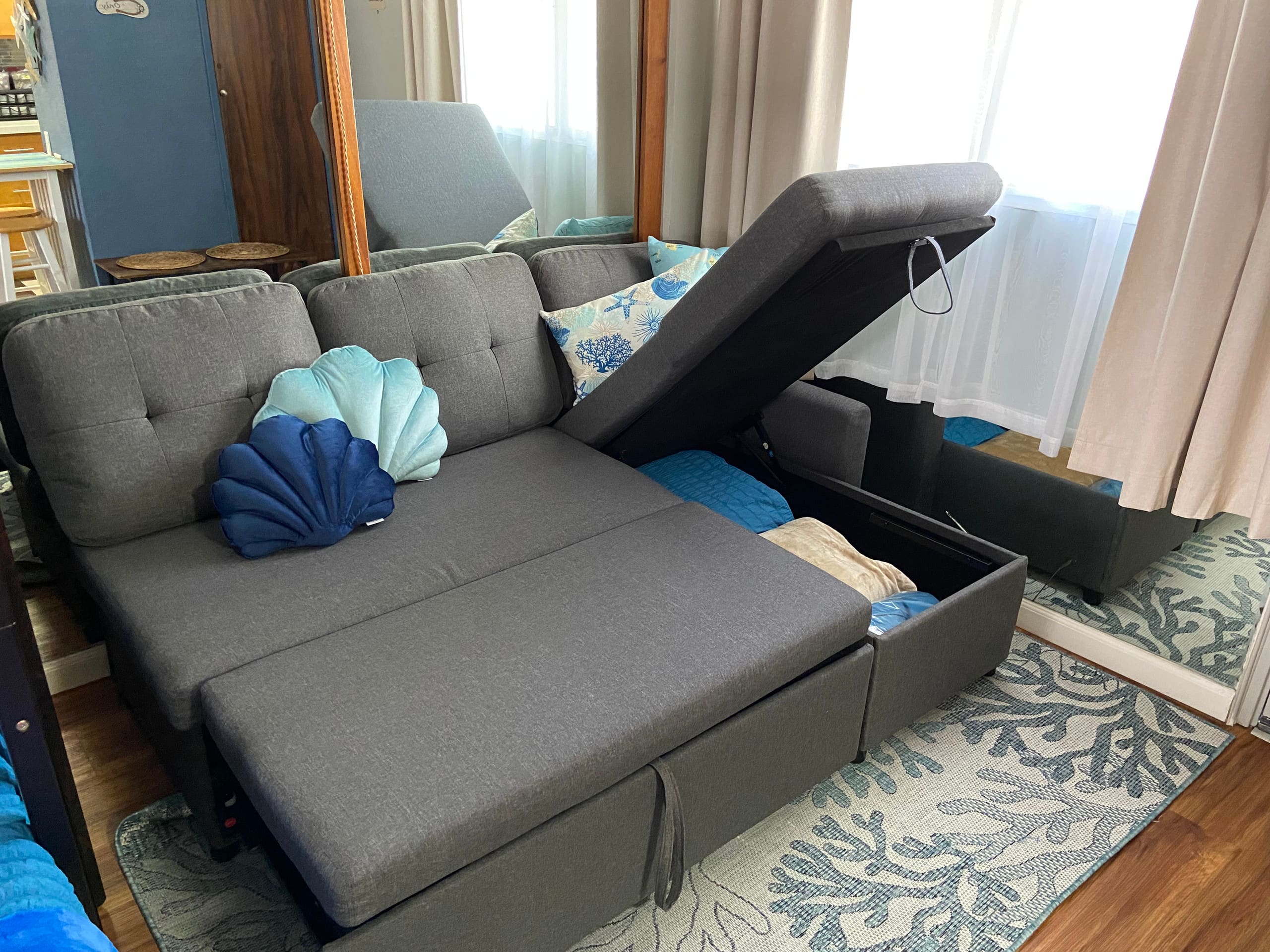 Wakiki condo near beach, kitchen, pool, sleeps 8 - Image 8