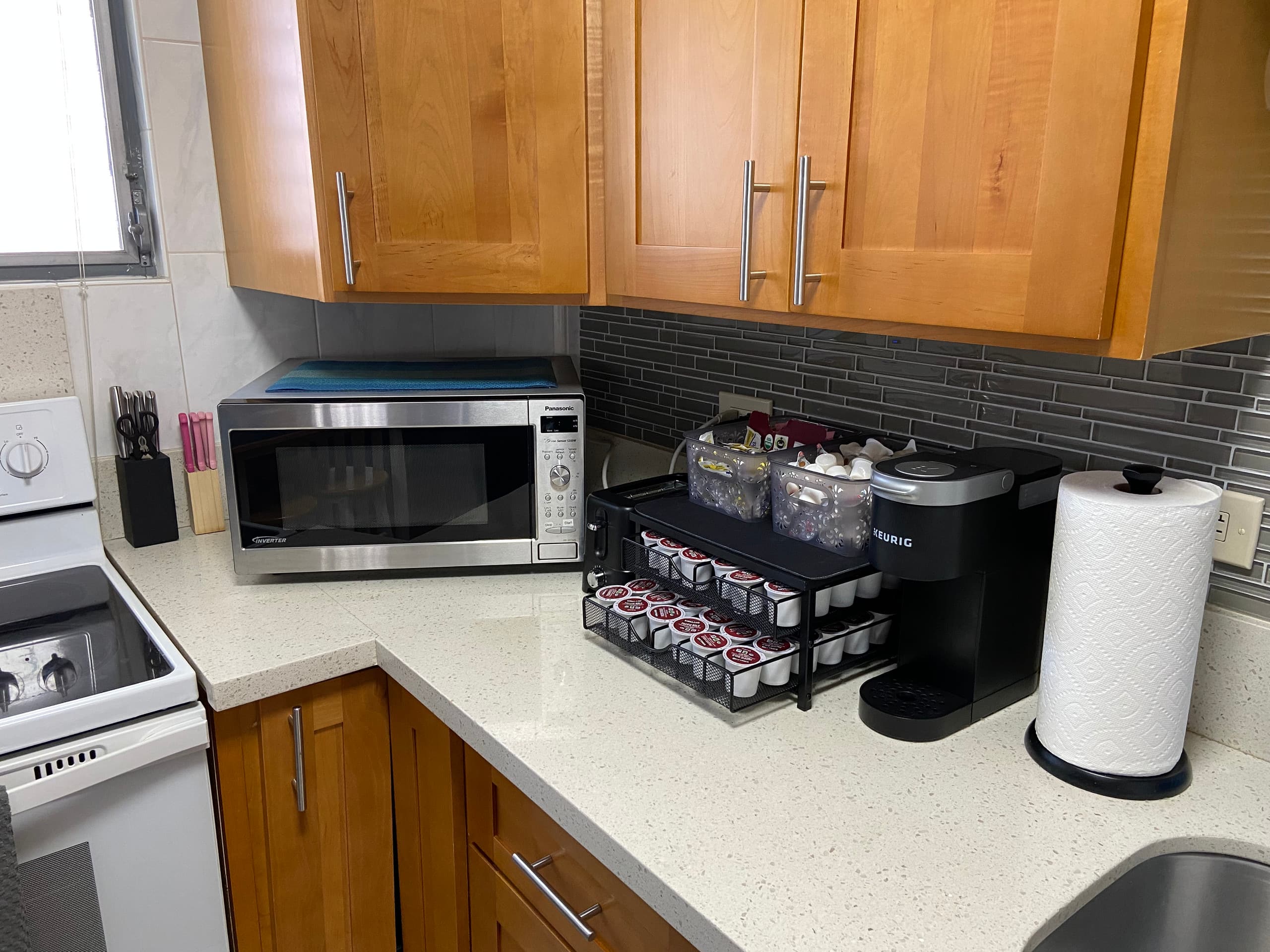 Wakiki condo near beach, kitchen, pool, sleeps 8 - Image 20