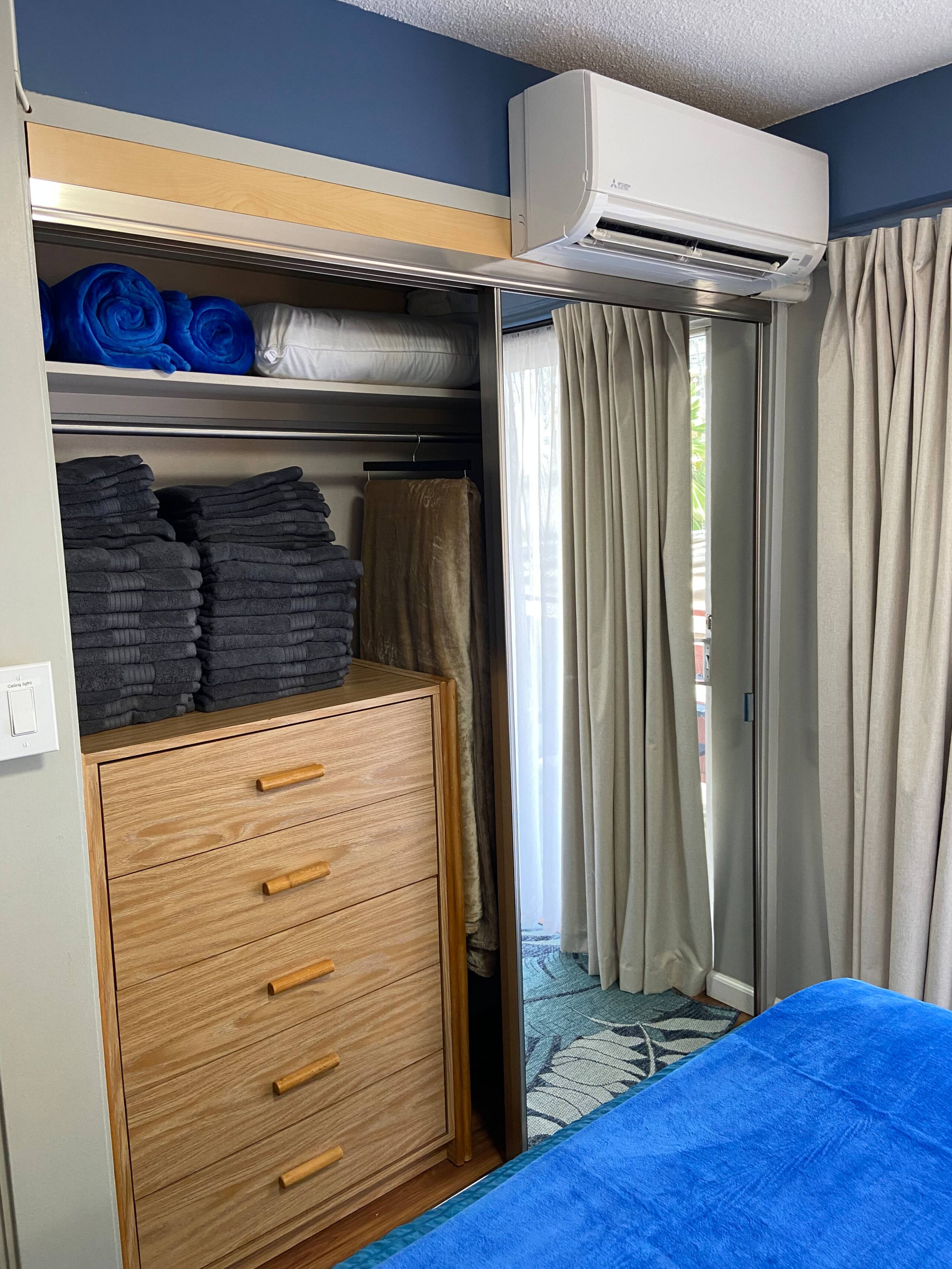 Wakiki condo near beach, kitchen, pool, sleeps 8 - Image 45
