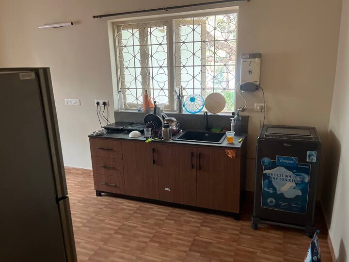 Full kitchen image 1