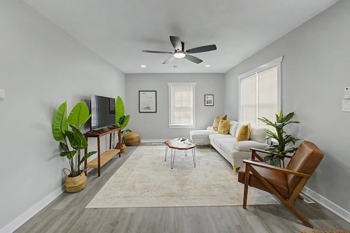 Jacuzzi Garden Oasis | Hot Tub 3br Dogs Ok Near Dt - Kansas state university, Manhattan