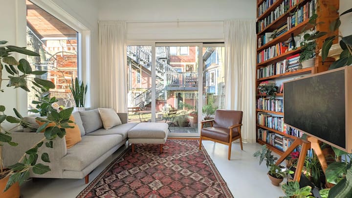 Beautiful Private Laneway House In Mount Pleasant - Vancouver