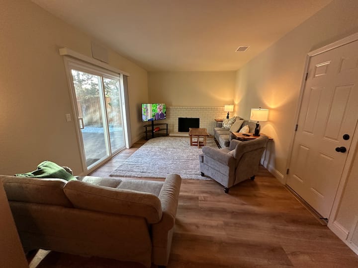 Newly Renovated House On Top Of The Hill. - San Jose