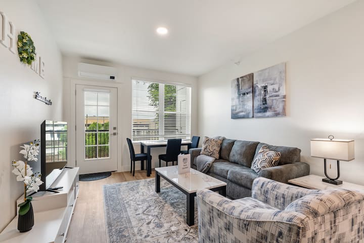 Stylish Suite 205 By Downtown & Convention Center! - Hot Springs, AR