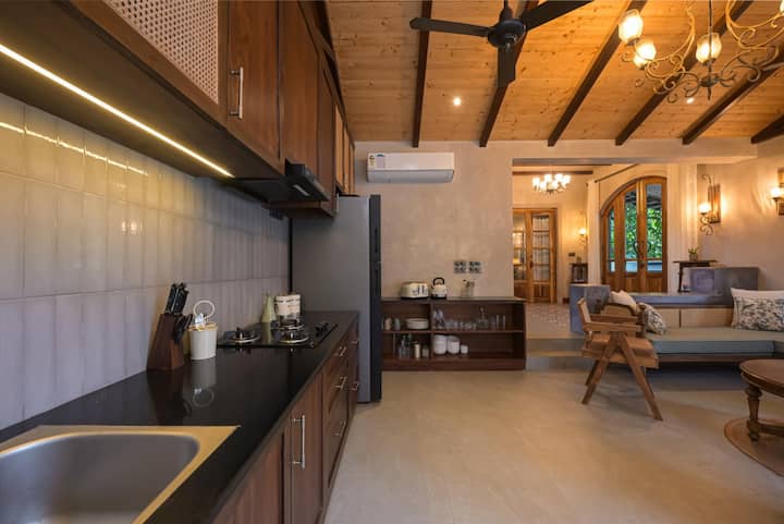 Full kitchen image 1