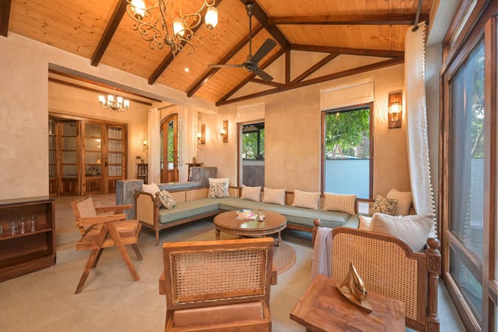 Living room image 3