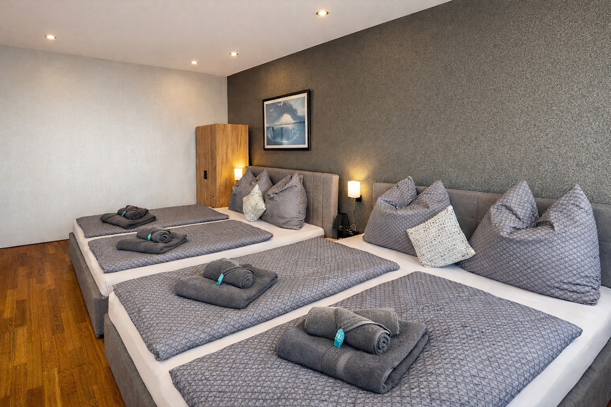 Top Airbnb: Citynæhes Apartment | Terrace, Parking Space, & King-Size Bed in Marienthal